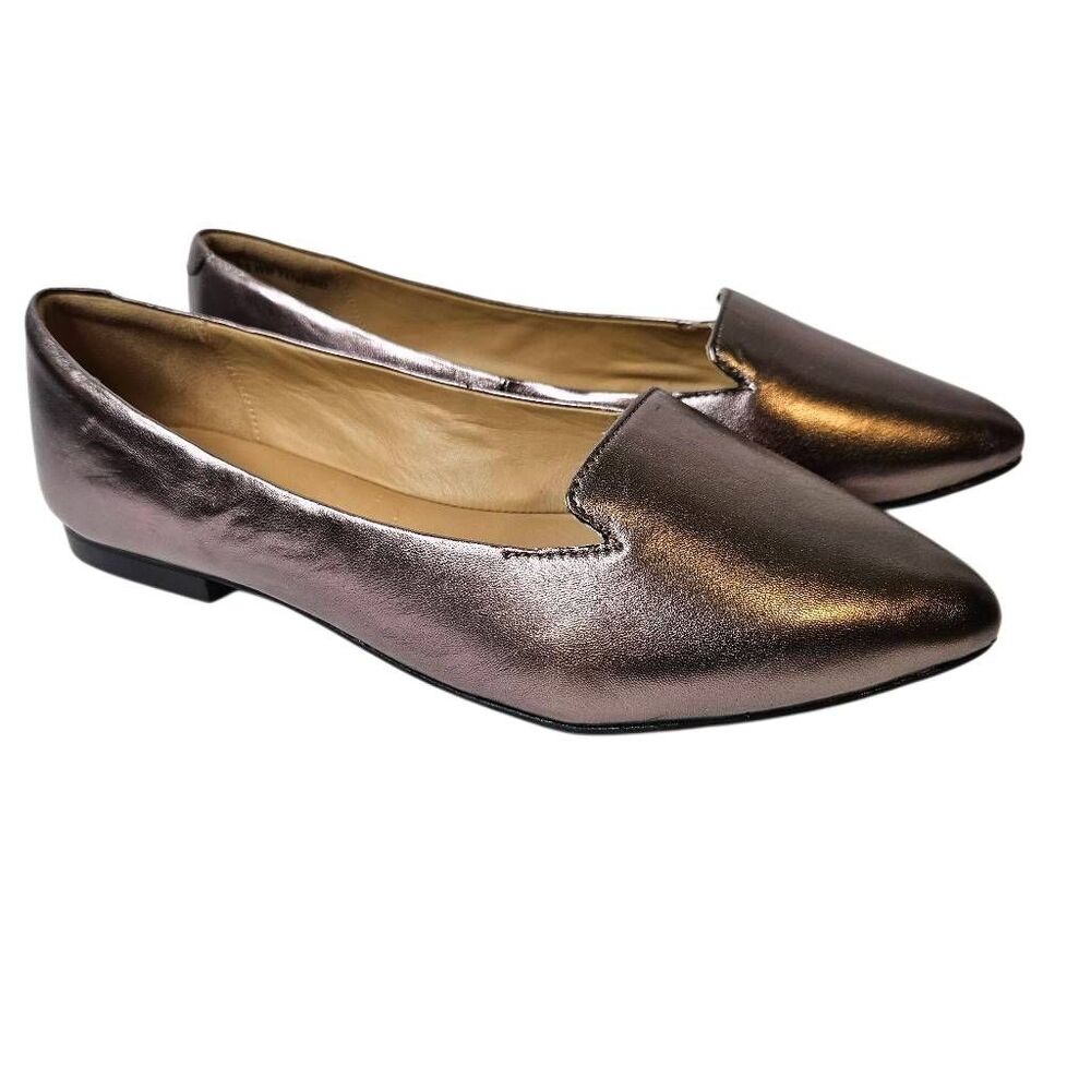 Trotters Harlowe metalic pewter pointed toe slip on flats. 9.5 Wide.